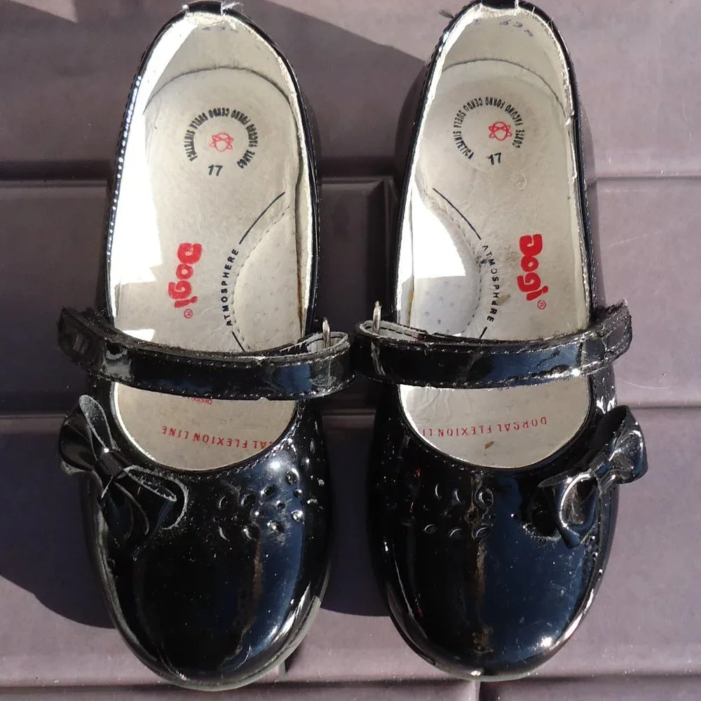 SIZE 17.  Dogi® patent leather dress shoes.